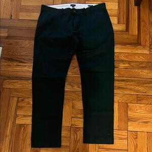 J Crew Men's dark green Chino Pants size 34/30 flex slim.